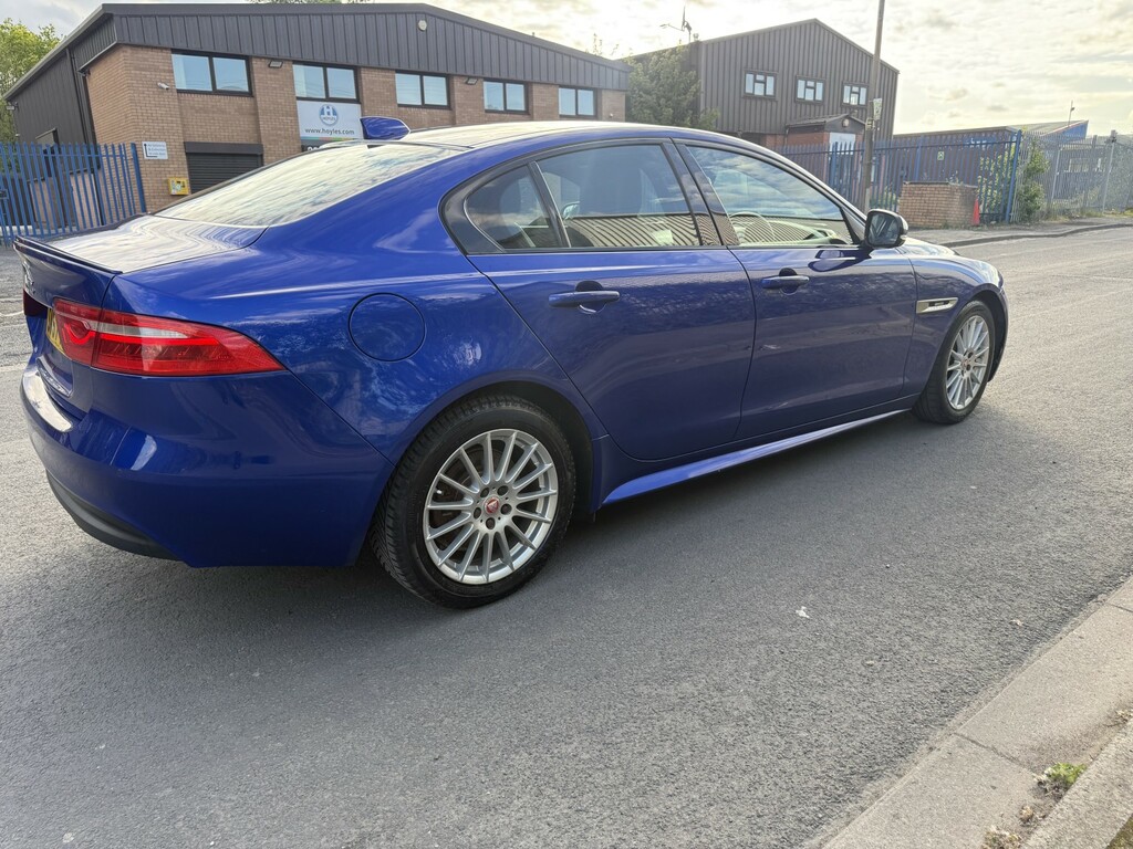 Jaguar XE Prestige White #49