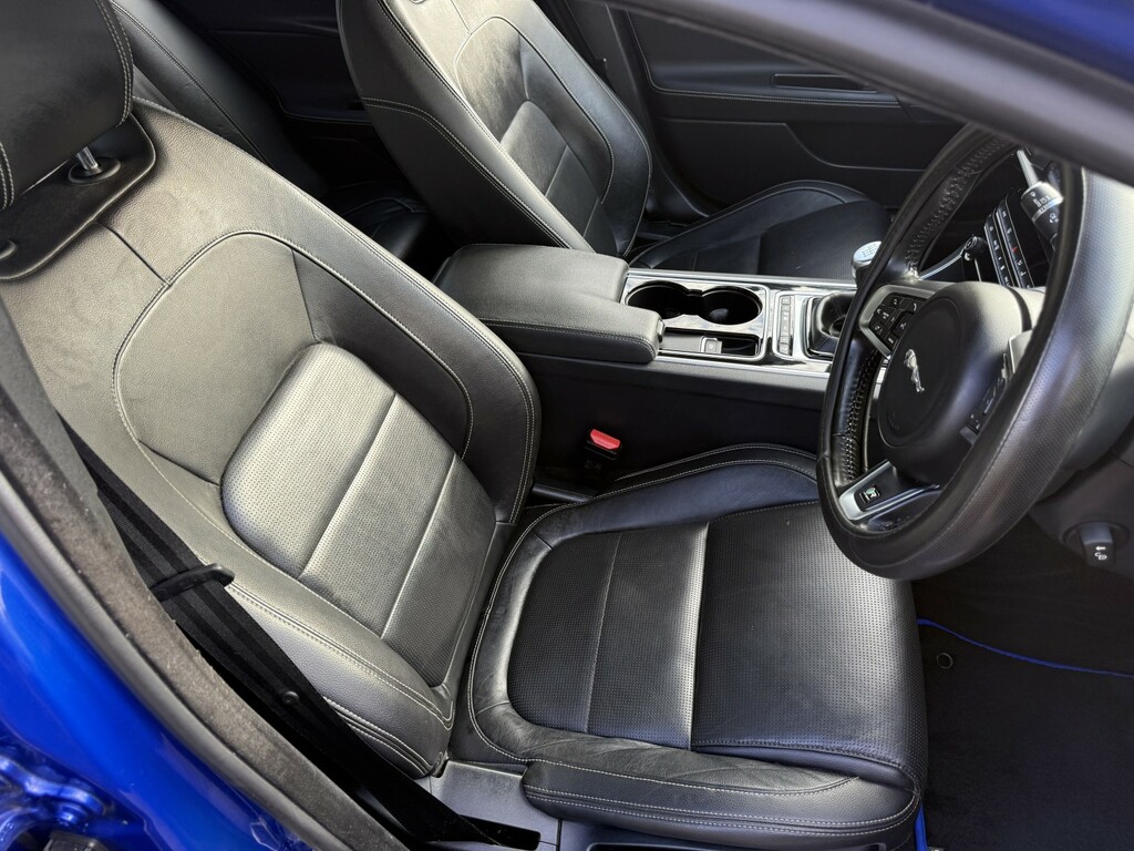 Jaguar XE Prestige White #65