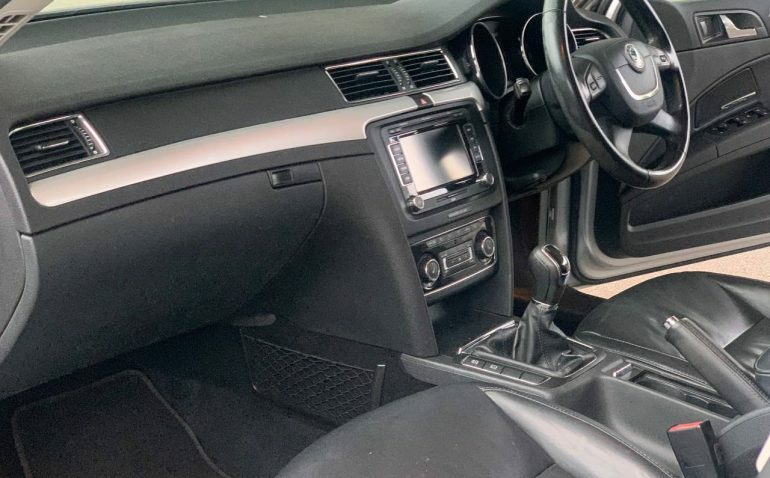 Skoda Superb 2L Elegance Brown #14