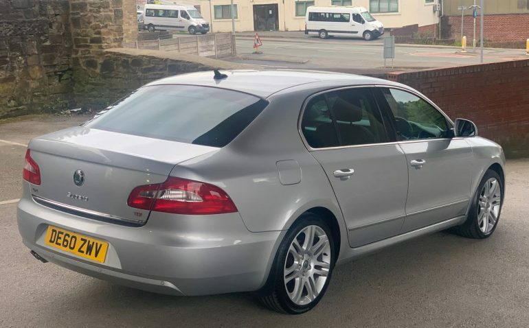 Skoda Superb 2L Elegance Brown #5