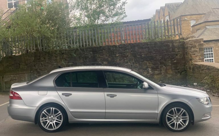 Skoda Superb 2L Elegance Brown #4
