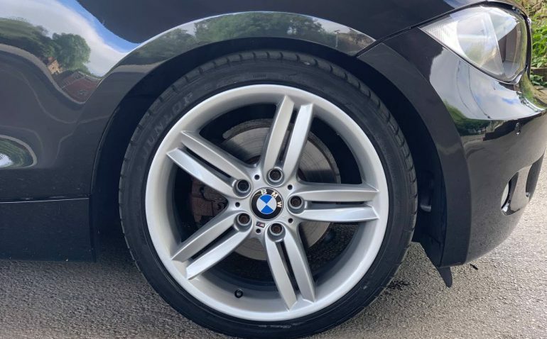 BMW 1 Series Es Black #8