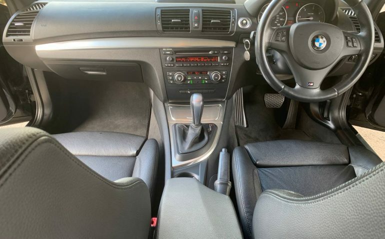 BMW 1 Series Es Black #18