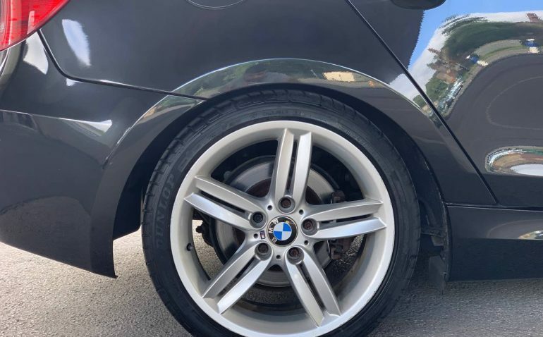 BMW 1 Series Es Black #9