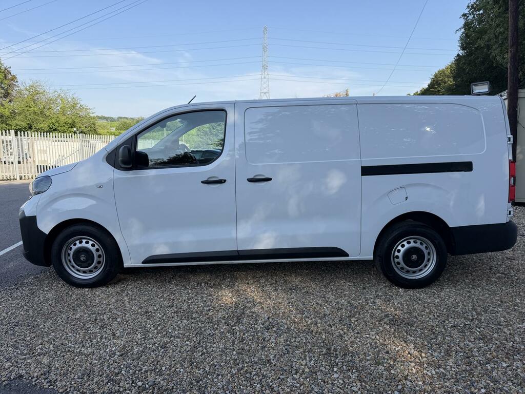 Vauxhall Vivaro Prime White #5