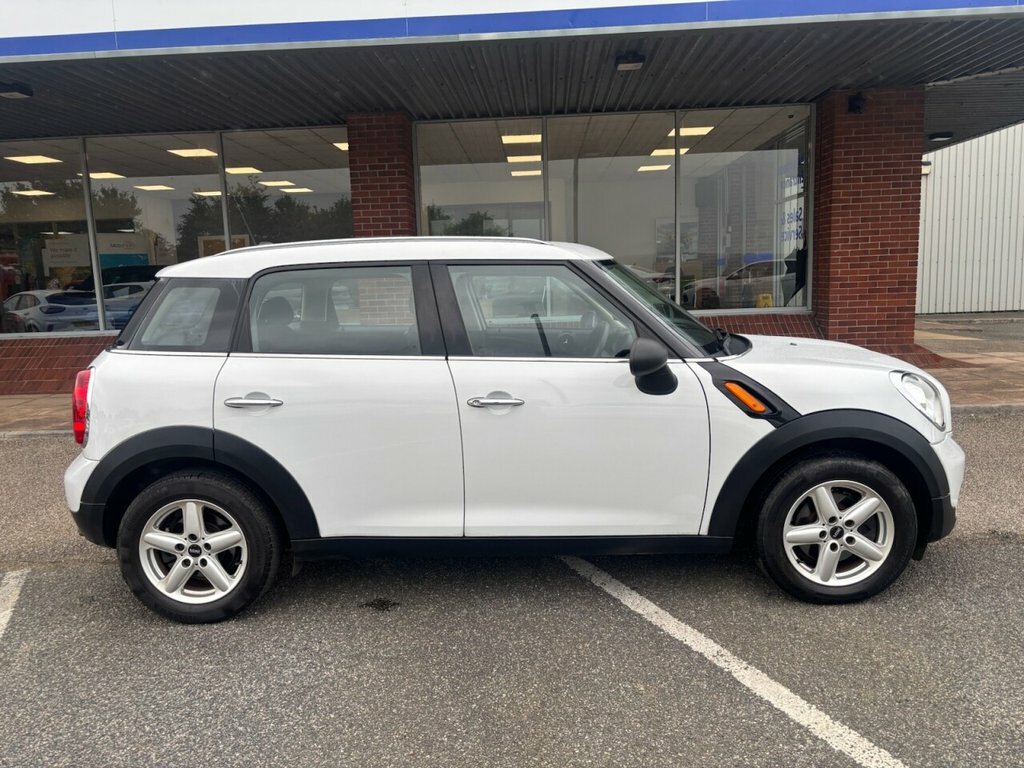 Mini Countryman Suv White #4