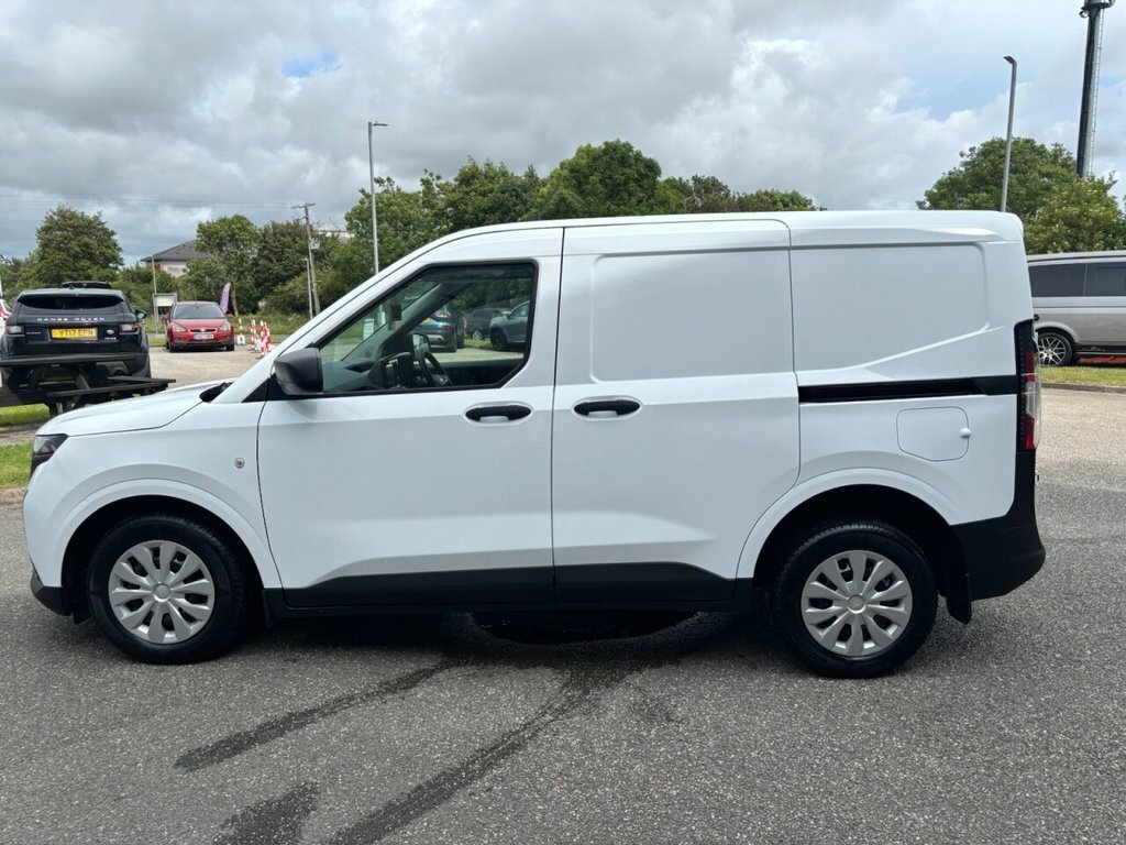 Ford Transit Courier Mpv White #6