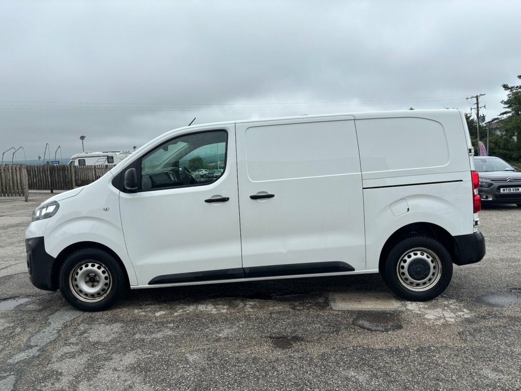 Vauxhall Vivaro Mpv White #6