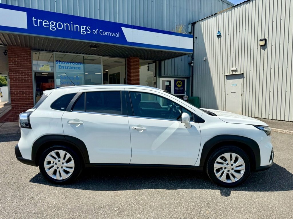Suzuki S Cross Suv White #4