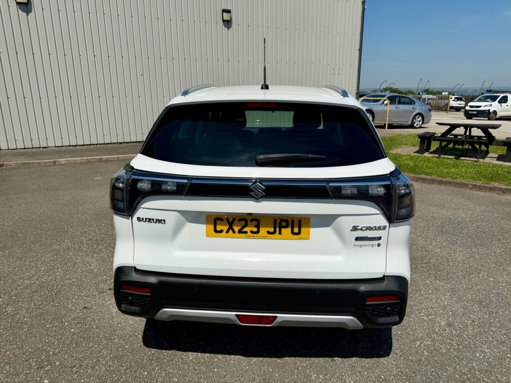 Suzuki S Cross Suv White #5