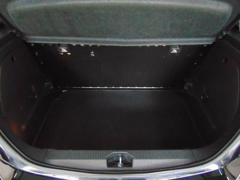 Vauxhall Corsa Vauxhall Corsa 1.4 Griffin Hatchback Red #19
