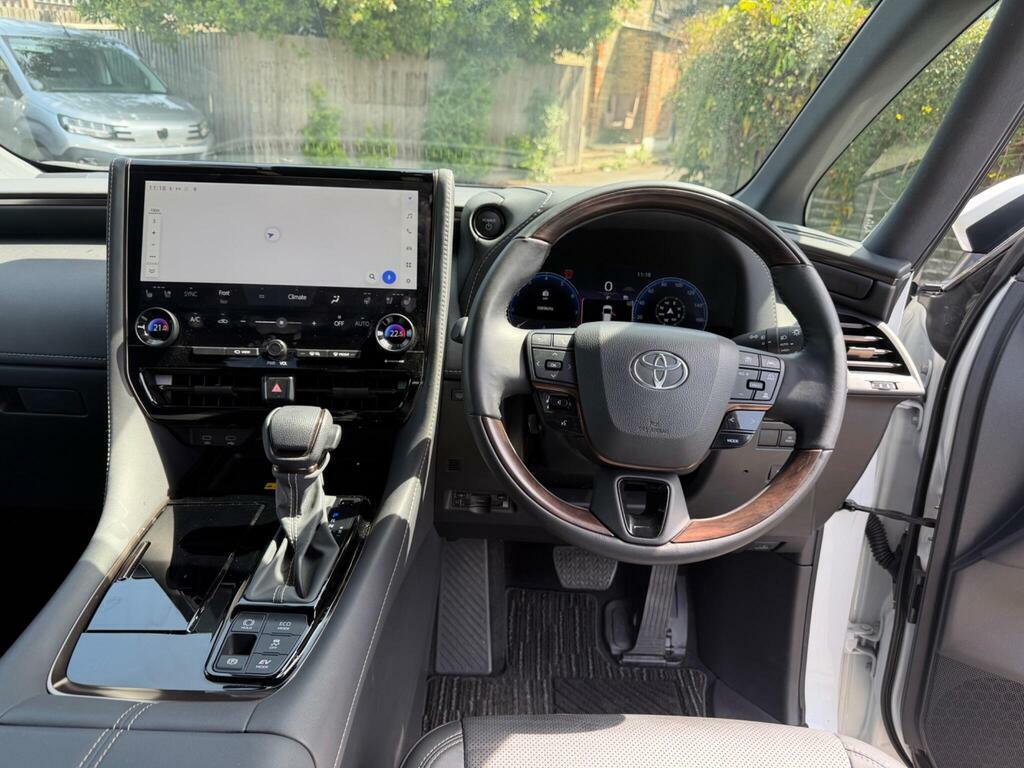 Toyota Alphard Outstanding Low Miles Hybrid 2.5 LK73DXU White #3