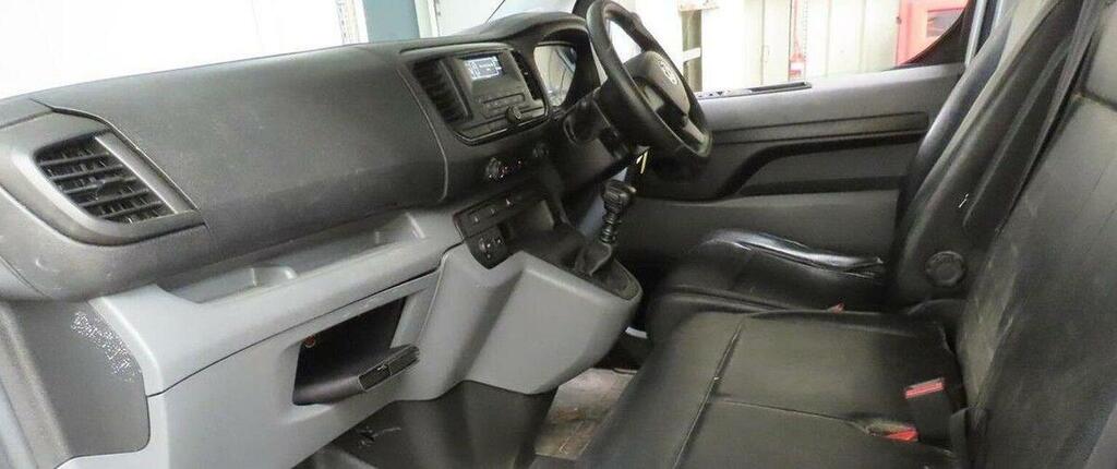 Vauxhall Vivaro 2.0 Turbo D 3100 Edition Crew Van L2 H1 Euro 6 S PE70HVL White #2
