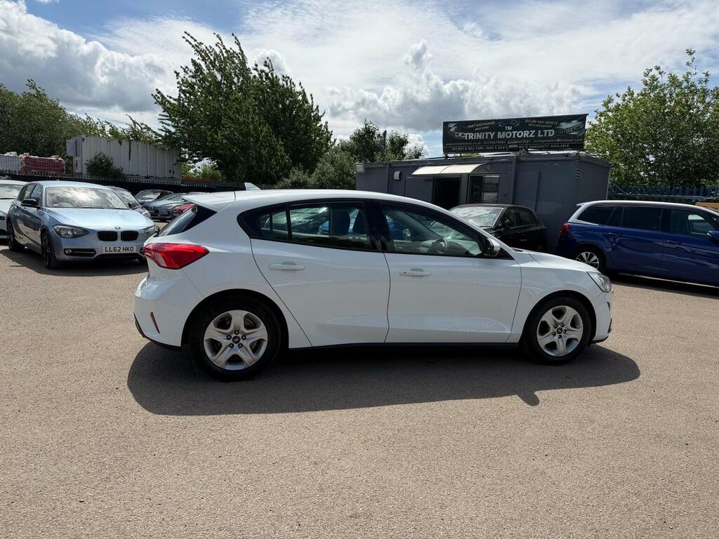Ford Focus Active White #4