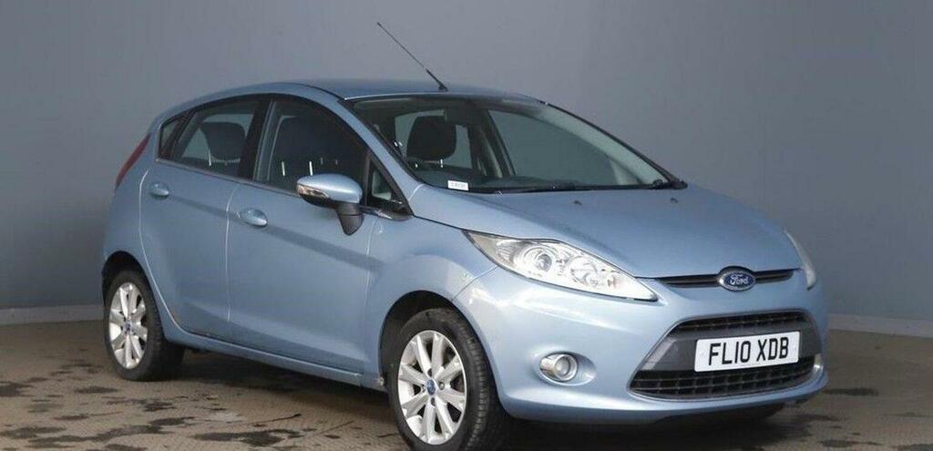 Ford Fiesta Hatchback Red #1