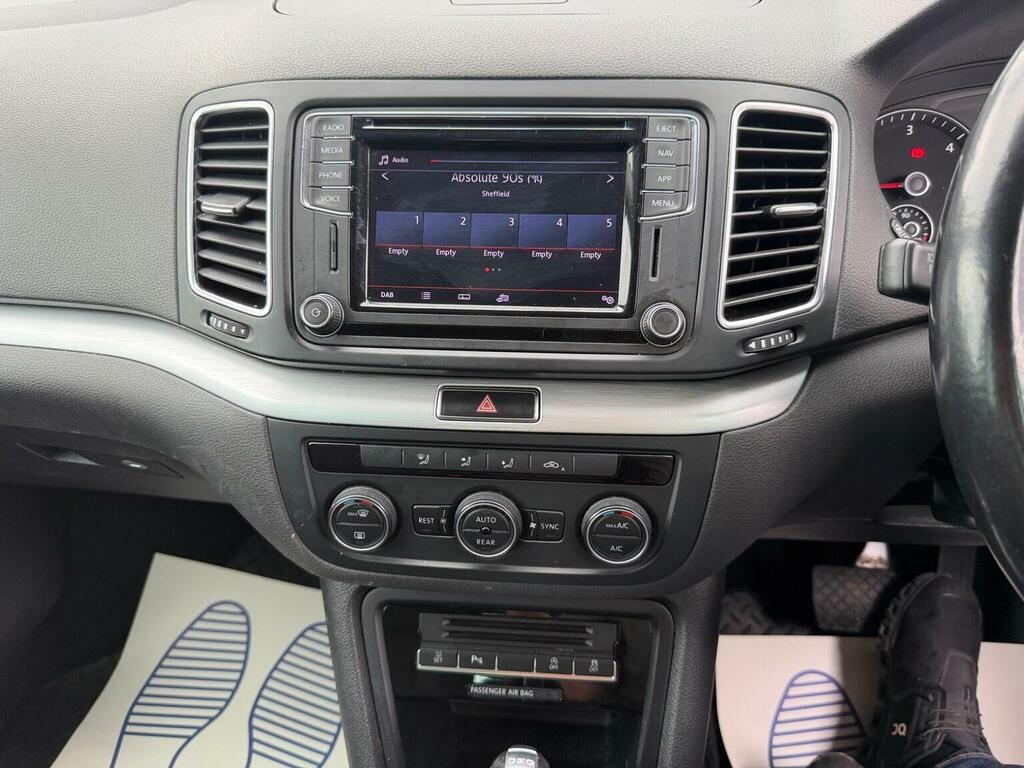 Volkswagen Sharan 2.0 Se Navigation Tdi 148 Bhp Silver #12