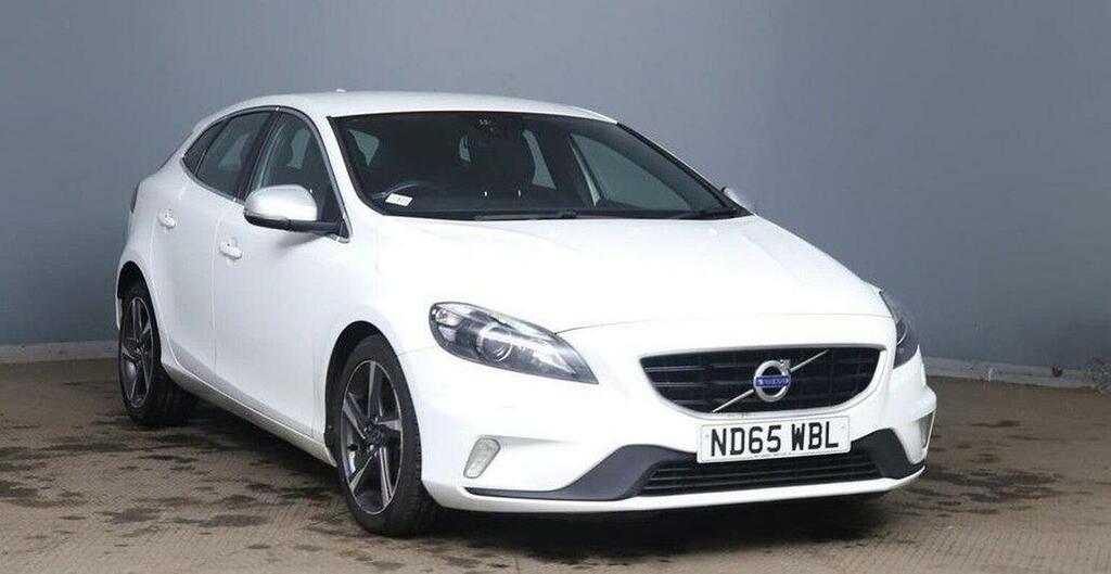 Volvo V40 2.0 D2 R-design Lux Nav Euro 6 Ss White