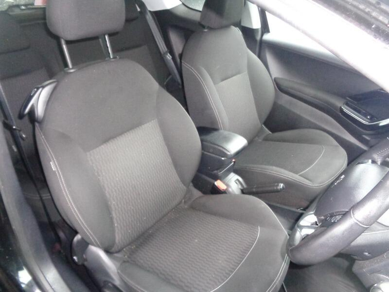 Peugeot 208 1.2 Puretech Allure Euro 6 Black #14