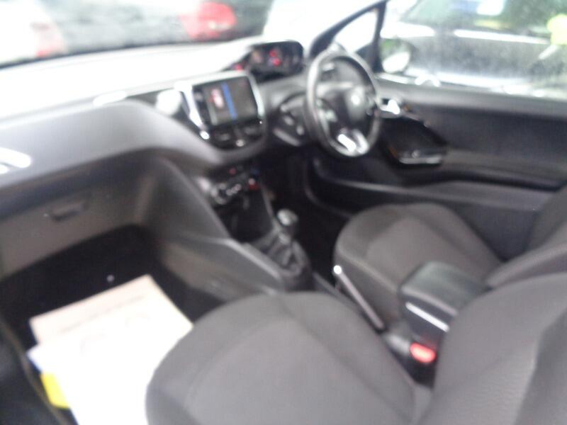 Peugeot 208 1.2 Puretech Allure Euro 6 Black #16