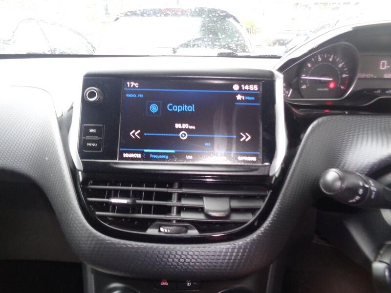 Peugeot 208 1.2 Puretech Allure Euro 6 Black #7