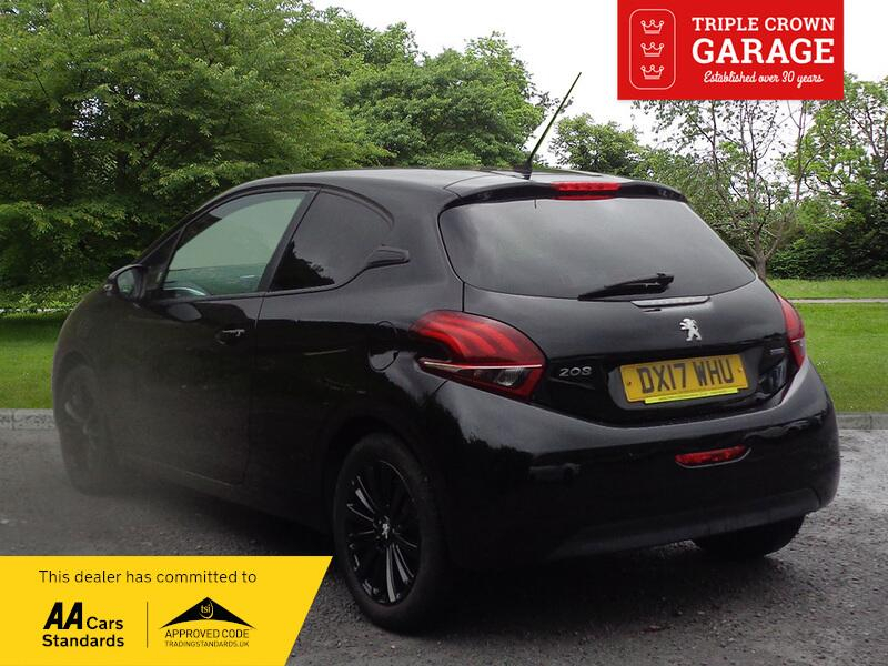 Peugeot 208 Black Edition DX17WHU #2