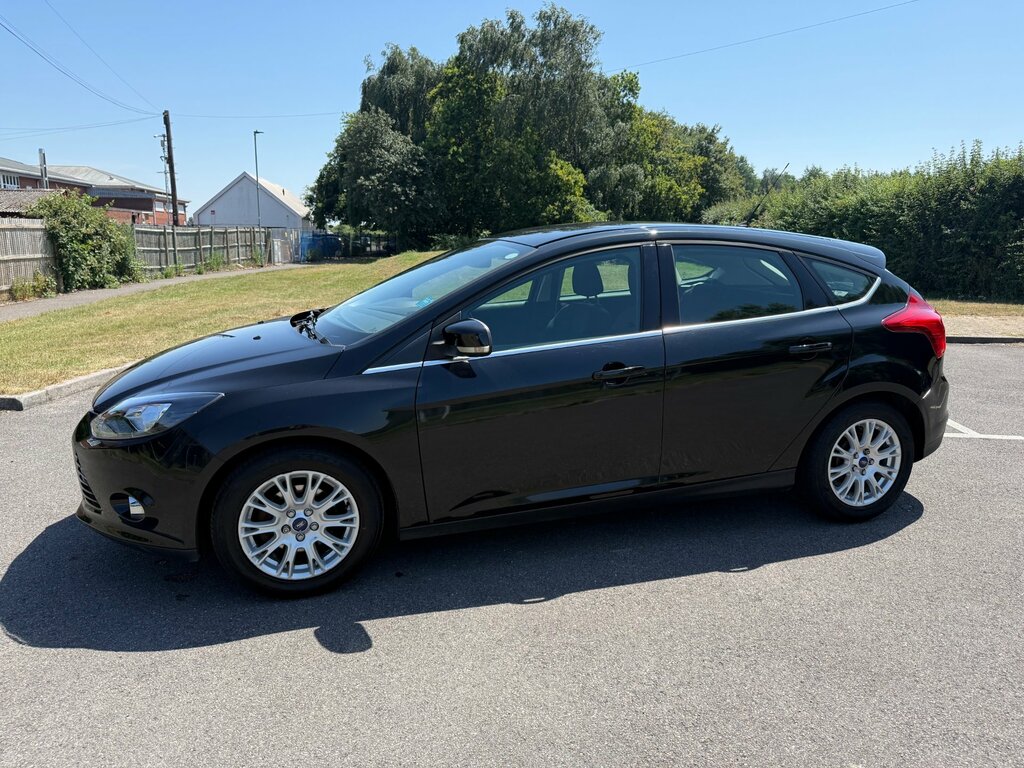 Ford Focus 1.6 Titanium Euro 5 EJ11MGU Black #3