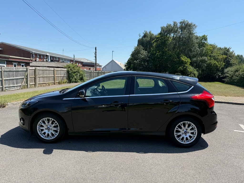 Ford Focus 1.6 Titanium Euro 5 EJ11MGU Black #5