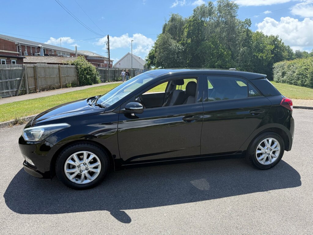 Hyundai I20 1.4 Se Hatchback Euro 6 100 Ps Black #4