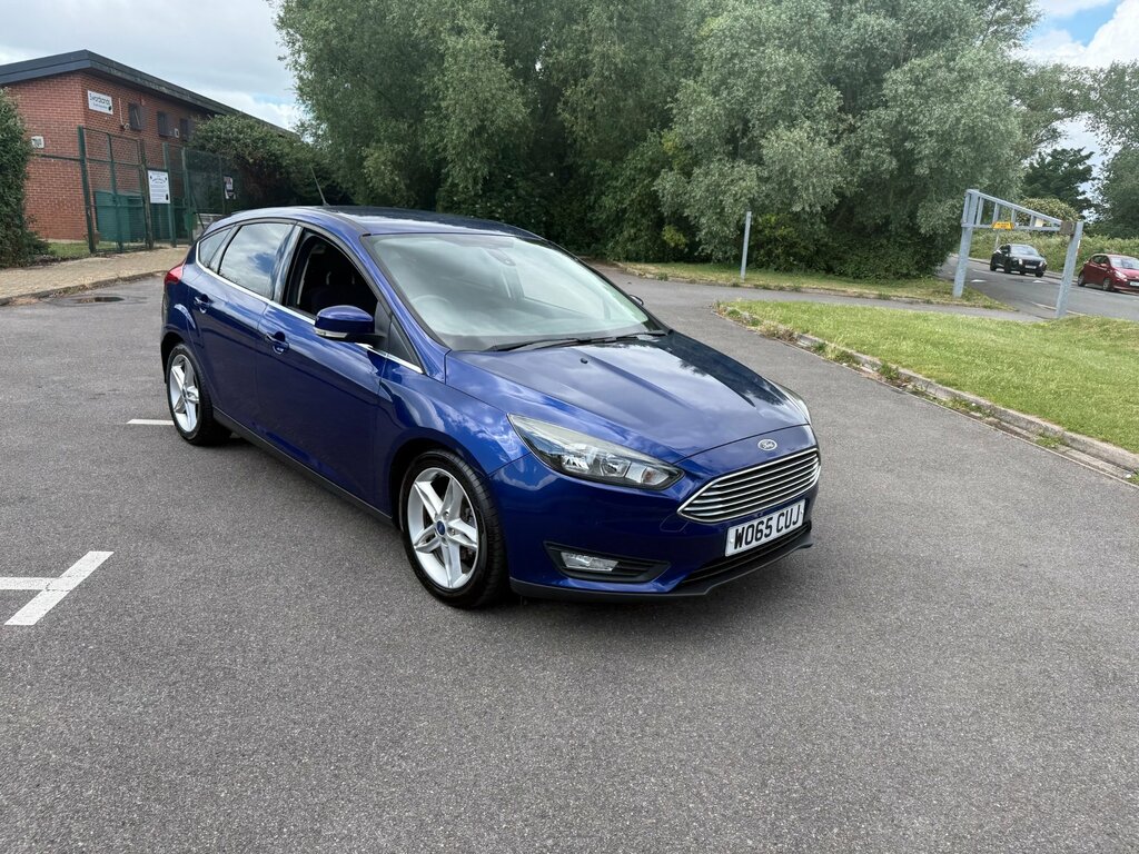 Ford Focus 1.0T Ecoboost Zetec Hatchback Eu Blue