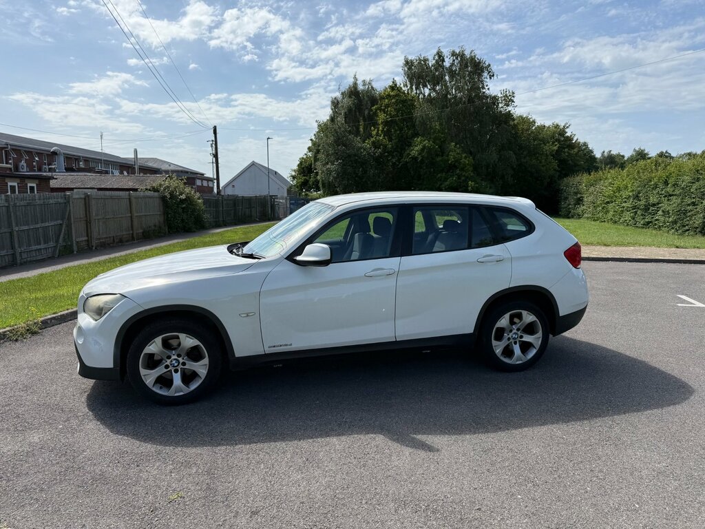 BMW X1 Estate 2.0 Black #10
