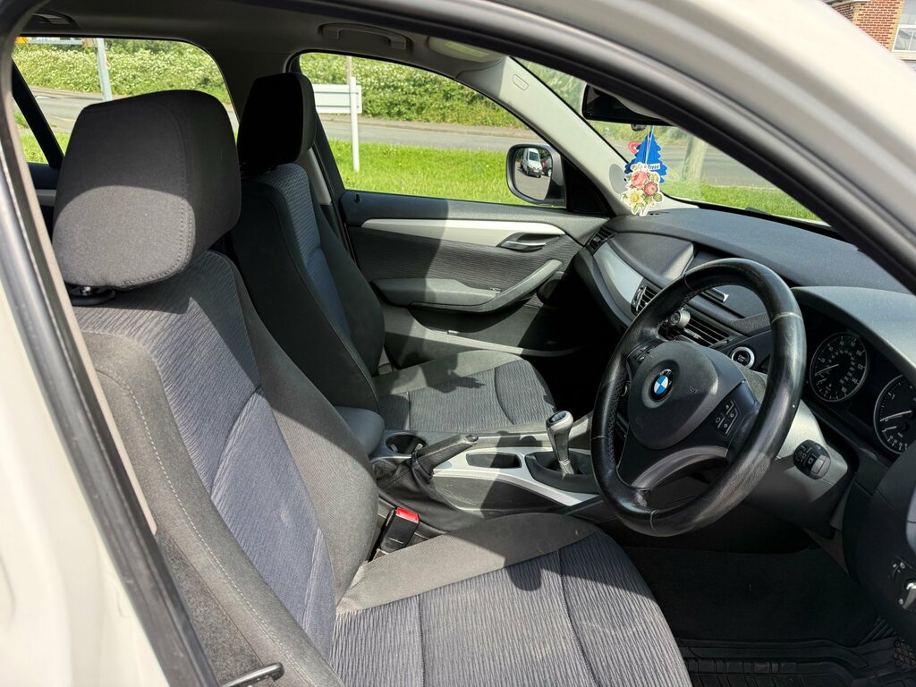 BMW X1 Estate 2.0 Black #37