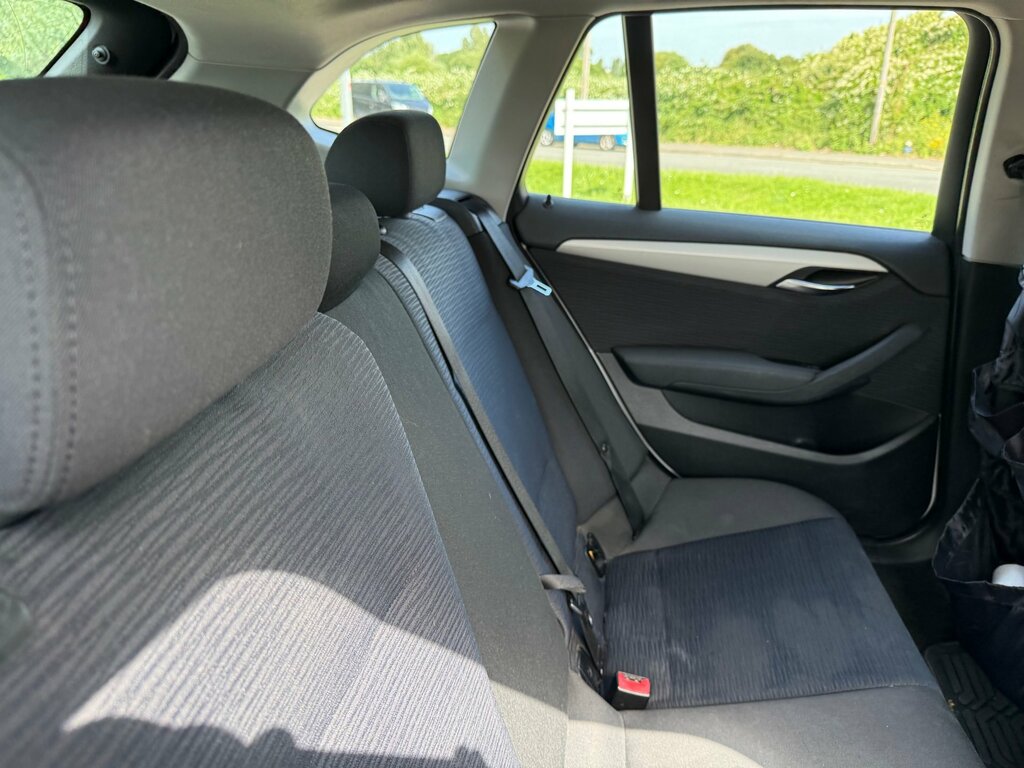 BMW X1 Estate 2.0 Black #32