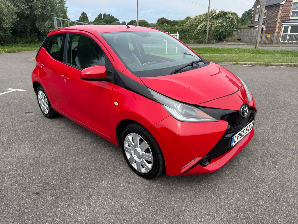 Toyota Aygo 1.0 Vvt-i X-play Hatchback Euro LP65SZJ Red #2