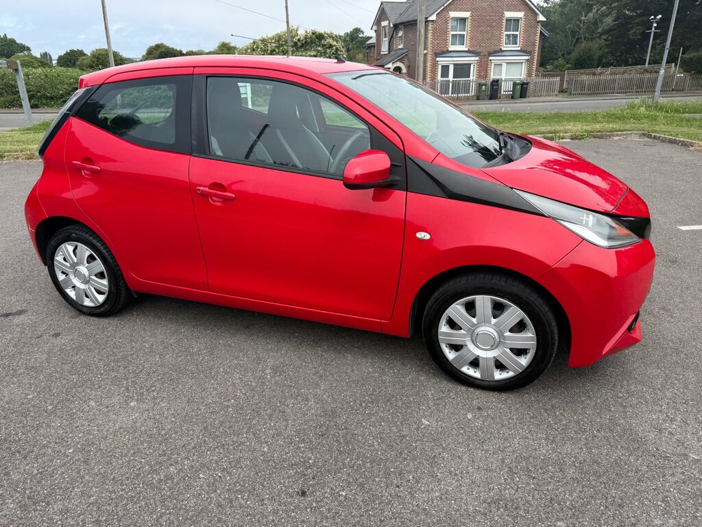 Toyota Aygo 1.0 Vvt-i X-play Hatchback Euro LP65SZJ Red #6