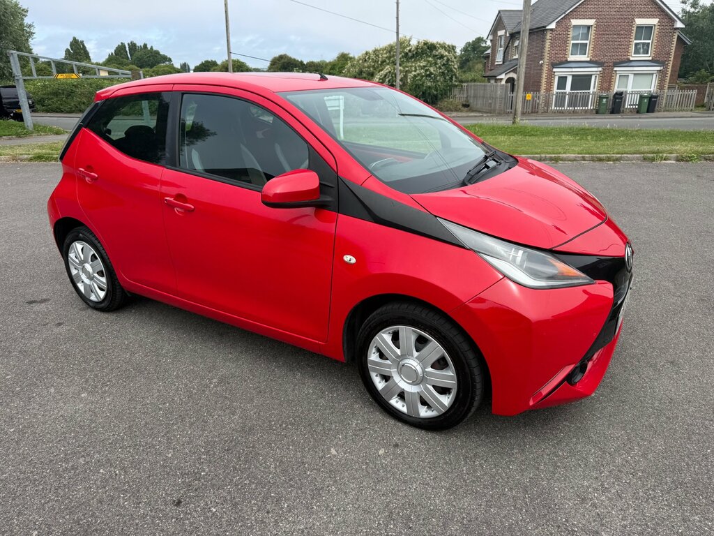 Toyota Aygo 1.0 Vvt-i X-play Hatchback Euro LP65SZJ Red #3