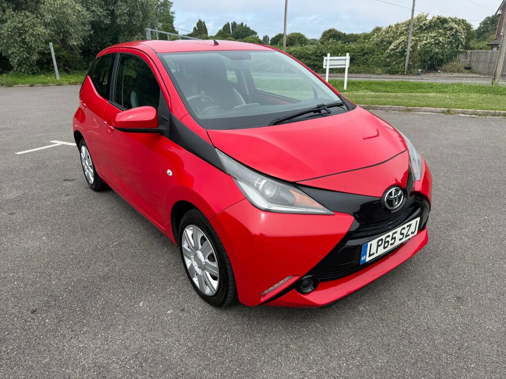 Toyota Aygo 1.0 Vvt-i X-play Hatchback Euro Red