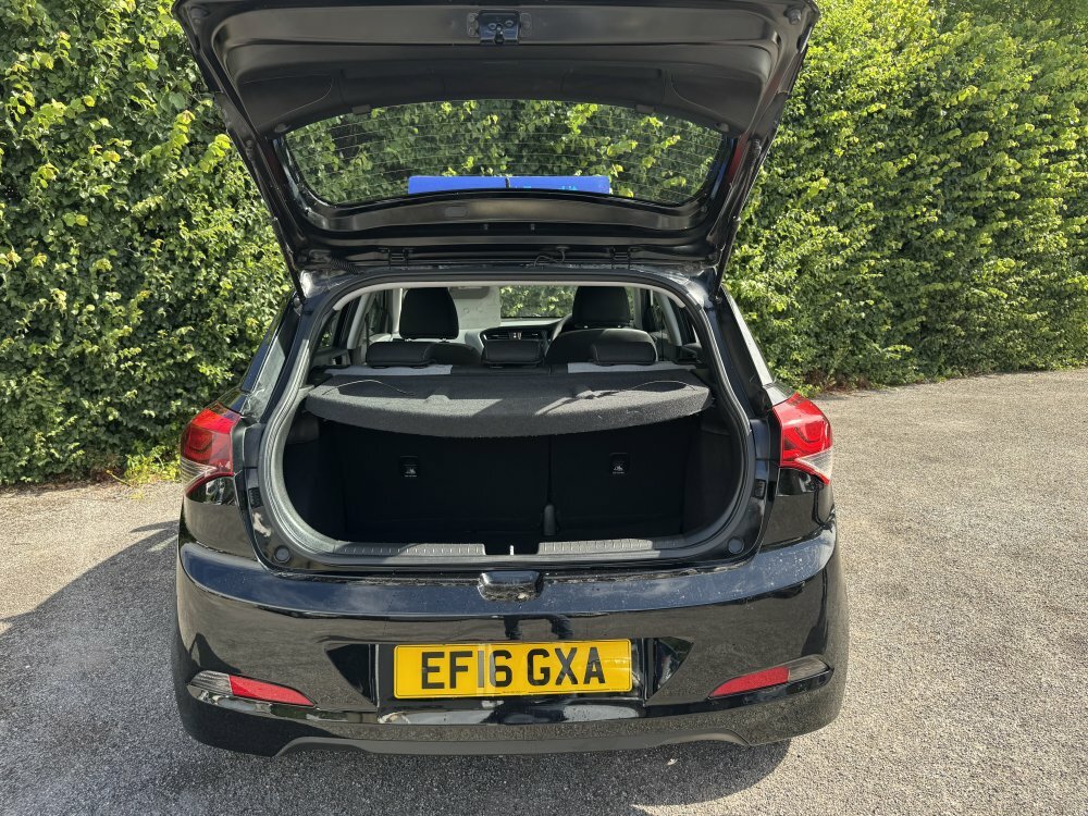 Hyundai I20 1.2 S-air Blue Drive Black #6