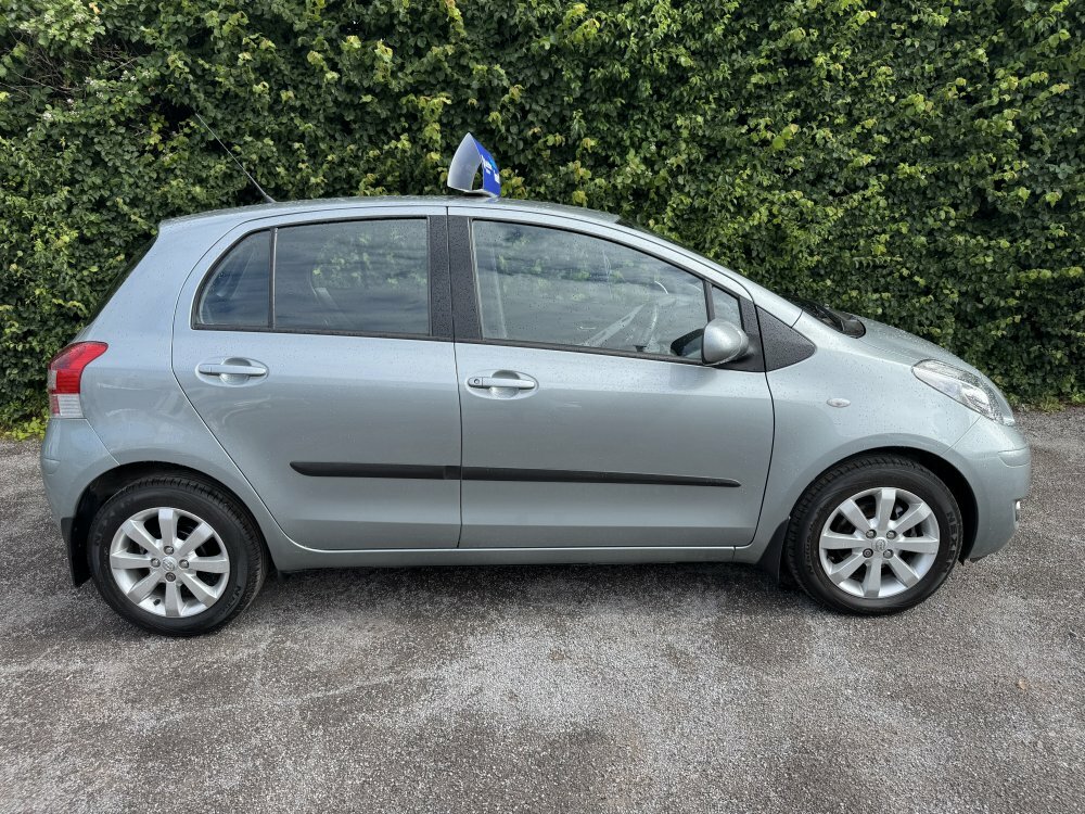 Toyota Yaris T-spirit 1.3 Grey #4