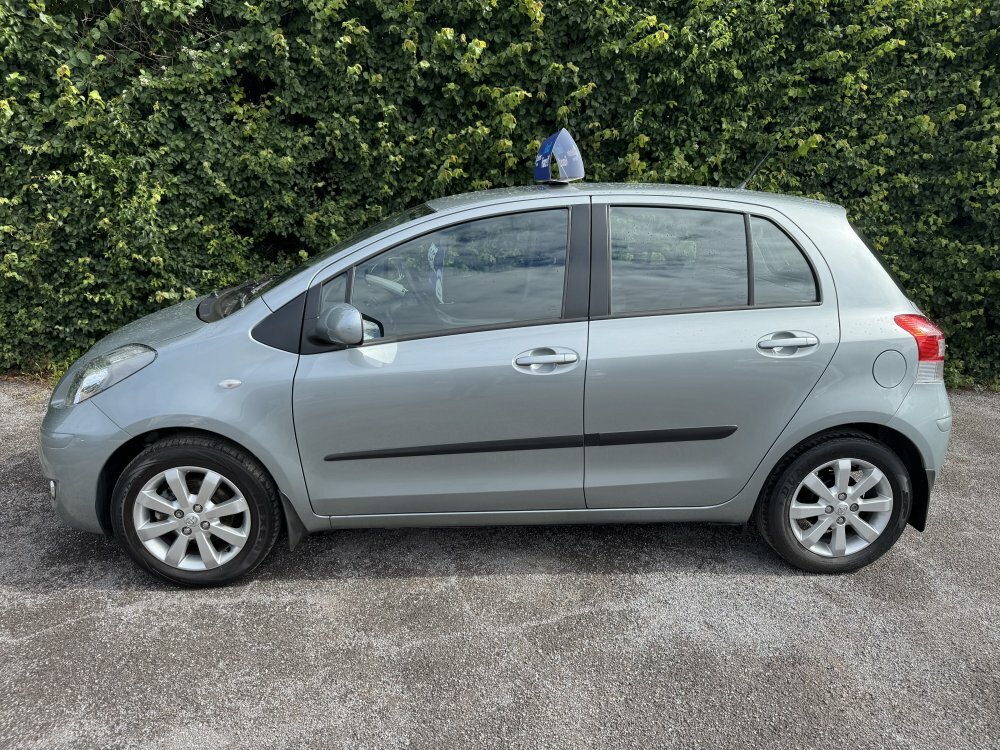 Toyota Yaris T-spirit 1.3 Grey #3
