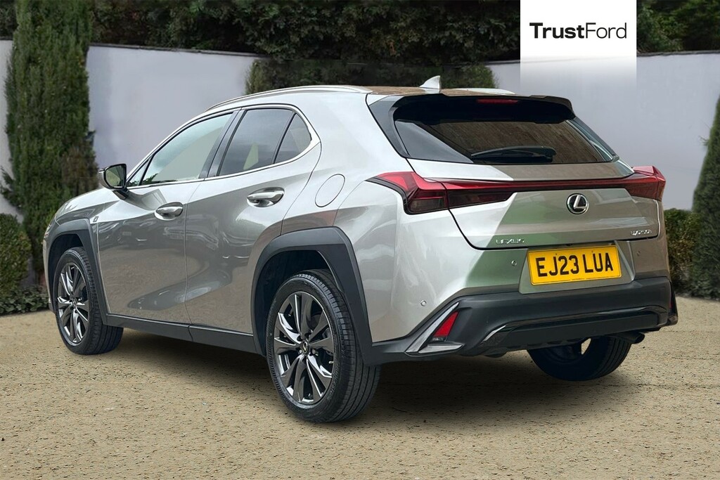 Lexus UX 2.0 F-sport Design Cvt EJ23LUA Silver #2
