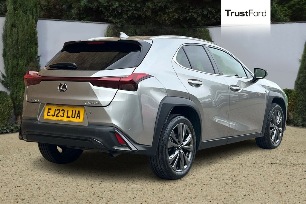 Lexus UX 2.0 F-sport Design Cvt EJ23LUA Silver #4