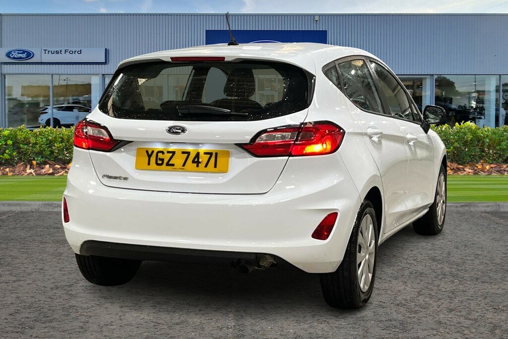Ford Fiesta 1.1 Trend YGZ7471 White #4