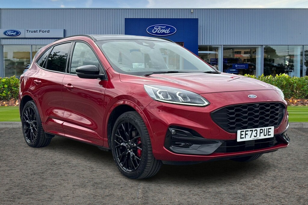 Ford Kuga 2.5 Phev Black Package Edition Cvt- With Heads Red