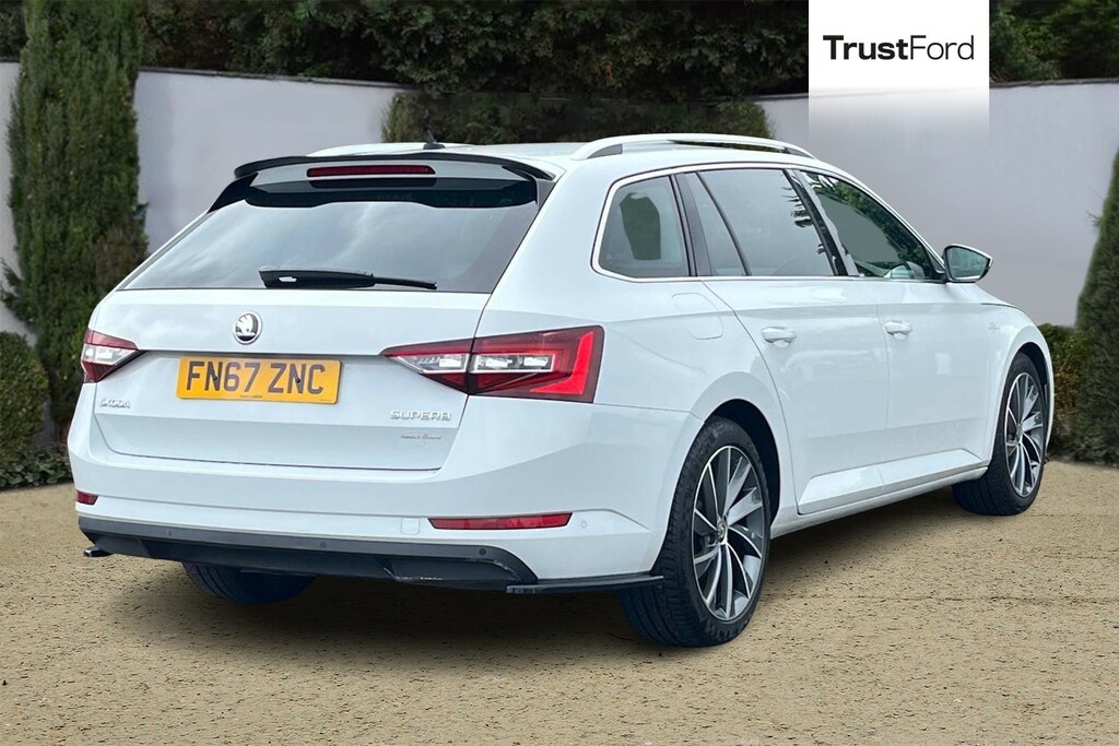 Skoda Superb 2.0 Tdi Cr 190 Laurin Klement Dsg White #4