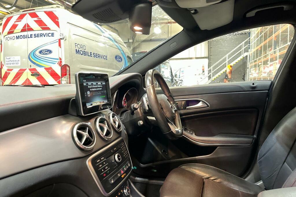 Mercedes-Benz CLA Class Cla 180 Amg Line Tip Red #18