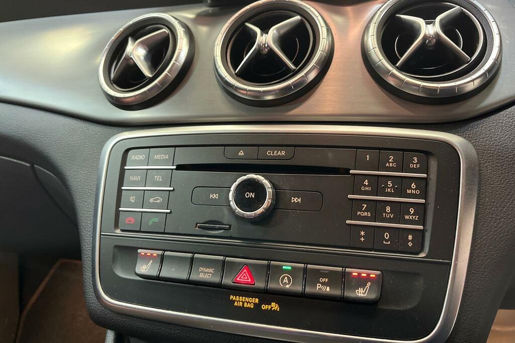 Mercedes-Benz CLA Class Cla 180 Amg Line Tip Red #35