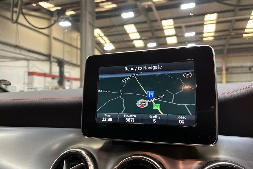 Mercedes-Benz CLA Class Cla 180 Amg Line Tip Red #31