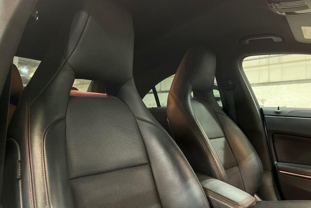 Mercedes-Benz CLA Class Cla 180 Amg Line Tip Red #17