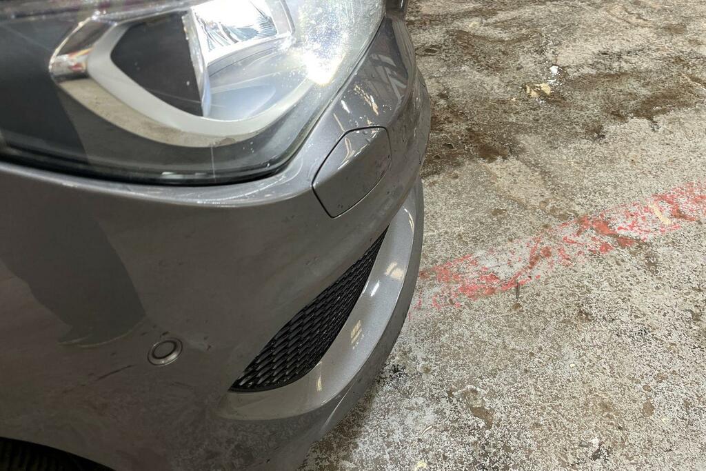 Mercedes-Benz CLA Class Cla 180 Amg Line Tip Red #24