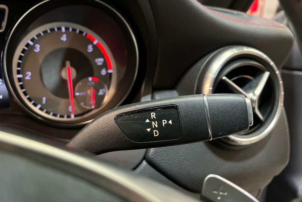 Mercedes-Benz CLA Class Cla 180 Amg Line Tip Red #15